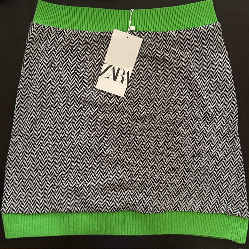 ZARA Mini Skirt – Black & White Herringbone with Neon Green Trim NWT